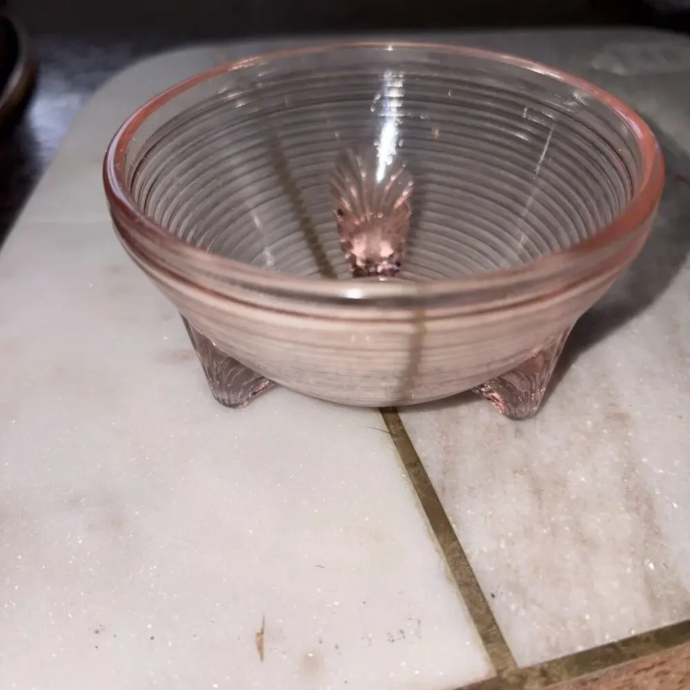 Cute Manhattan Pink Depression Glass Bowl 3 Footed Anchor Hocking? 3½